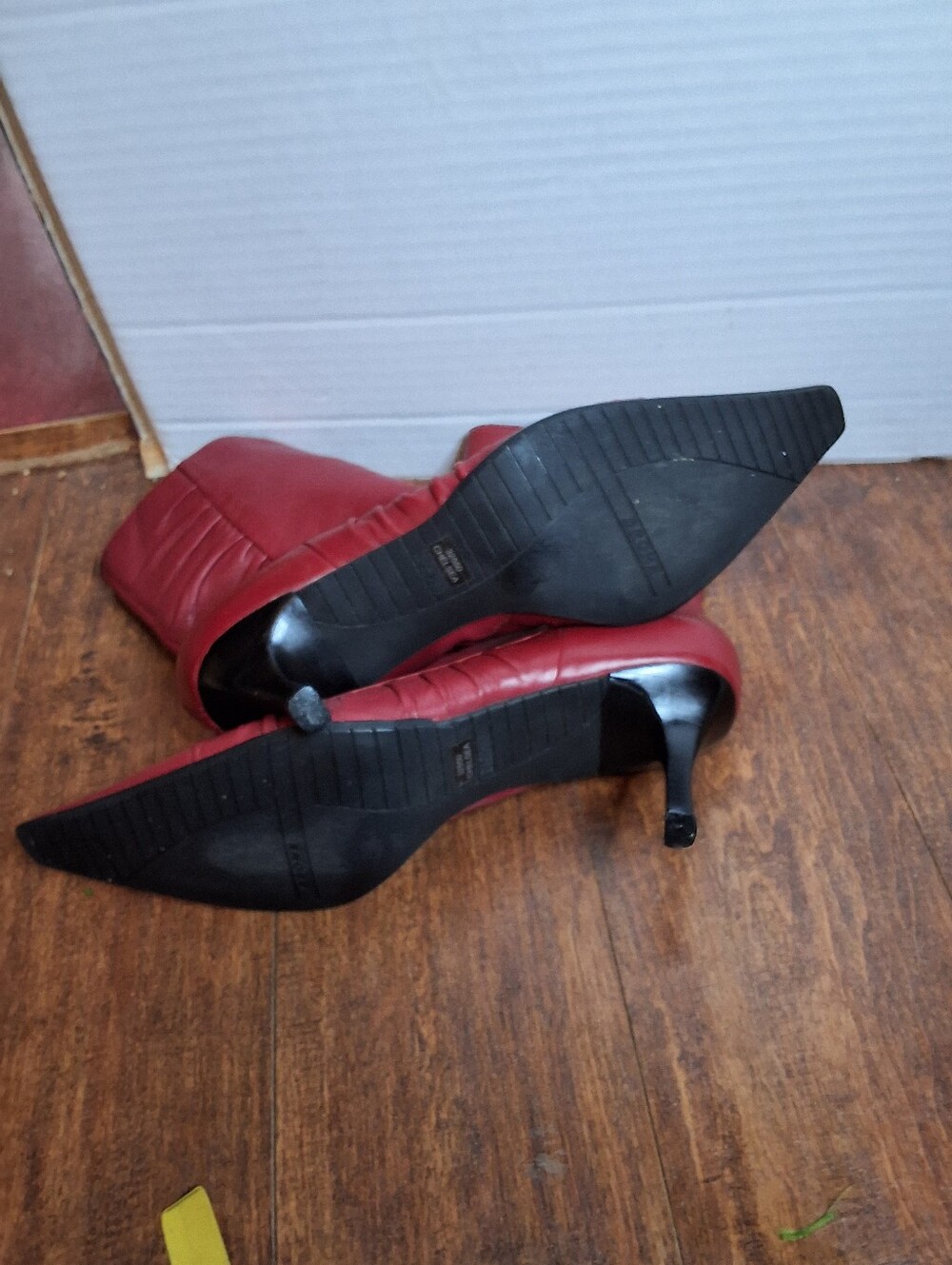 Bronx Chelsea Red Leather Pointed Toe Ankle Boots Ruched Kitten Heel 39/8 - Picture 11 of 16